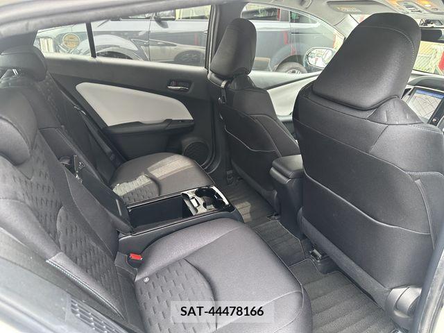 Toyota PRIUS PHV 2017-07 335452-15