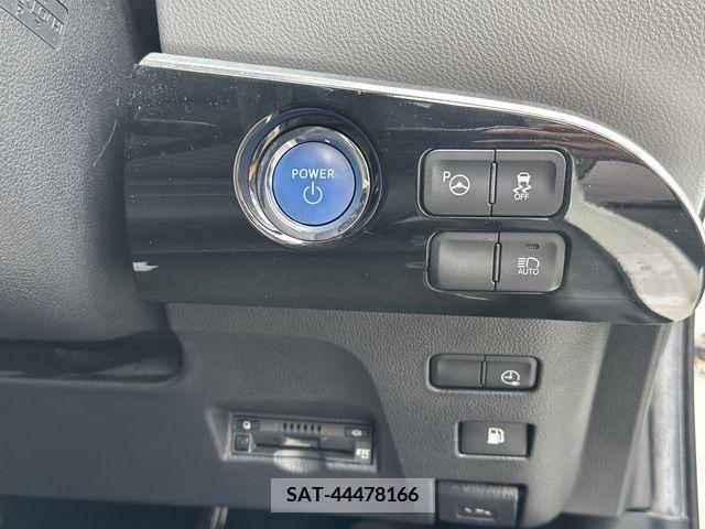 Toyota PRIUS PHV 2017-07 335452-12