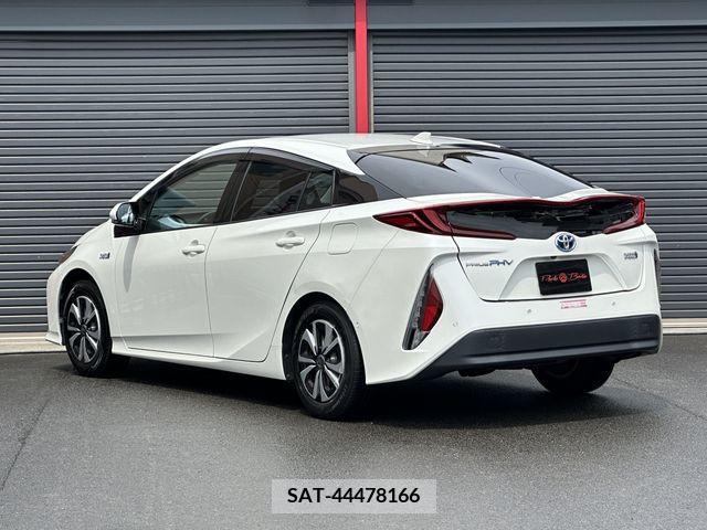 Toyota PRIUS PHV 2017-07 335452-20