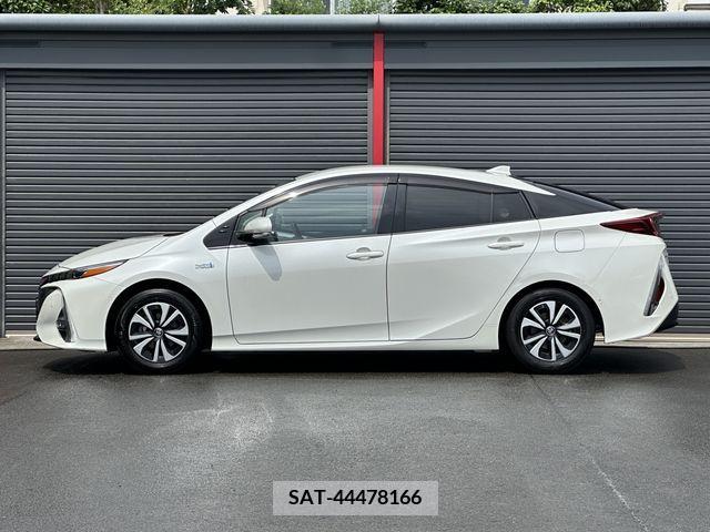 Toyota PRIUS PHV 2017-07 335452-22