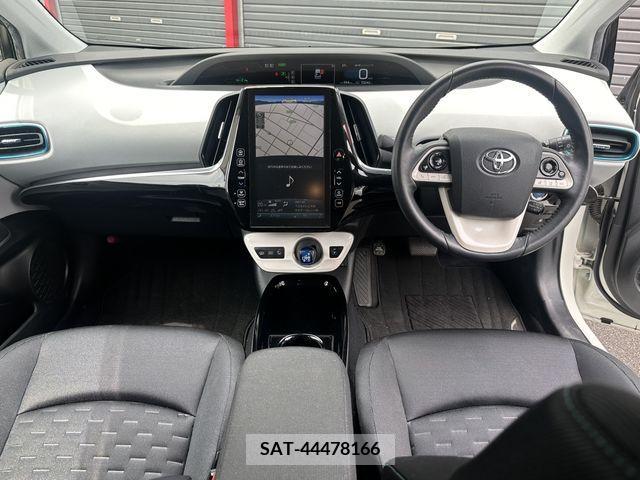 Toyota PRIUS PHV 2017-07 335452-1