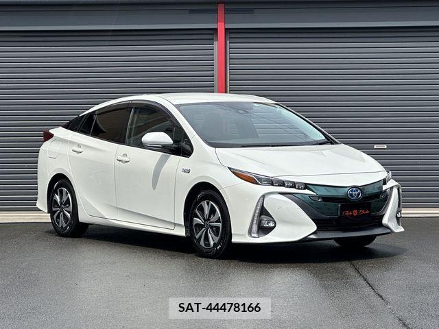 Toyota PRIUS PHV 2017-07 335452-23