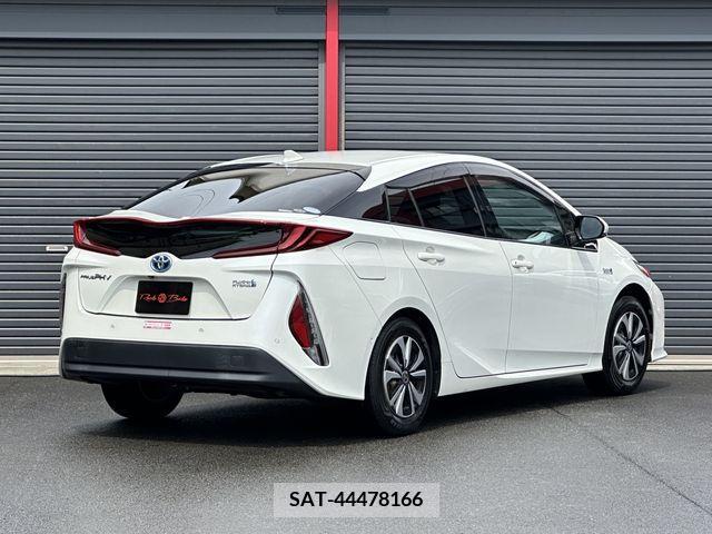 Toyota PRIUS PHV 2017-07 335452-2