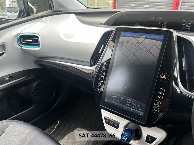 Toyota PRIUS PHV 2017-07 335452-4