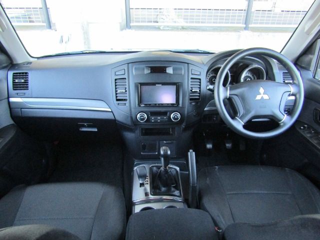 Mitsubishi PAJERO 2010-01 189527-8
