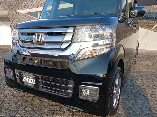 Honda N BOX CUSTOM 2017-06 185736-5