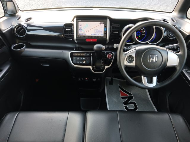 Honda N BOX CUSTOM 2017-06 185736-8