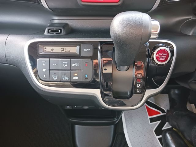 Honda N BOX CUSTOM 2017-06 185736-17