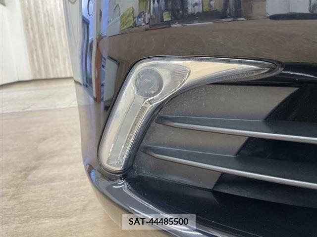 Lexus LS 2013-01 228096-11