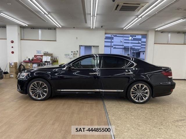 Lexus LS 2013-01 228096-7