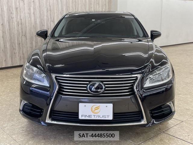 Lexus LS 2013-01 228096-1