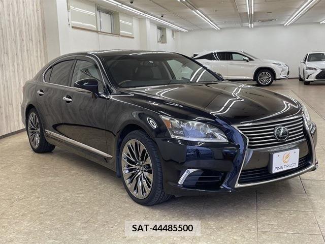 Lexus LS 2013-01 228096-2
