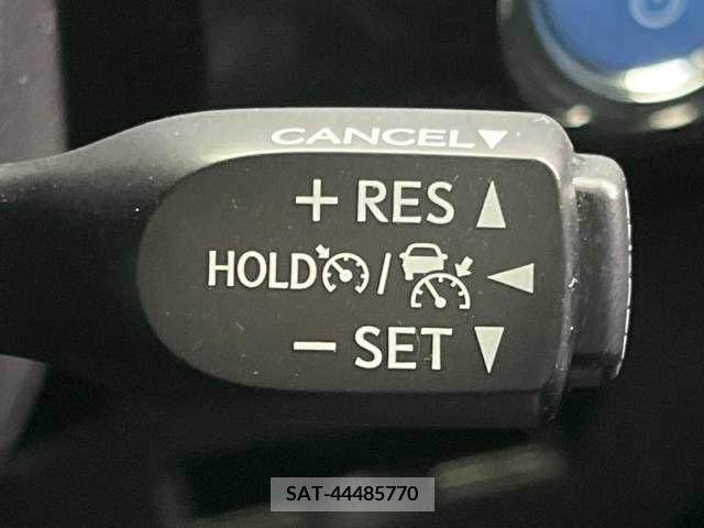Toyota PRIUS 2020-09 233893-5