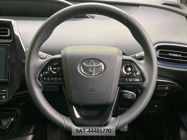 Toyota PRIUS 2020-09 233893-11