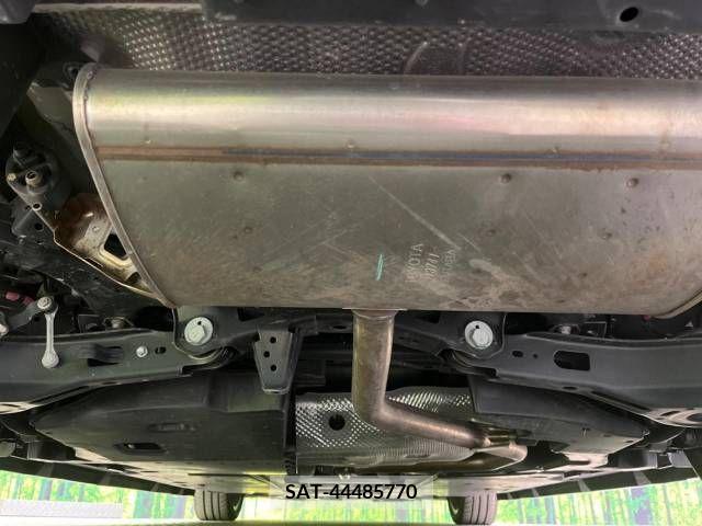 Toyota PRIUS 2020-09 233893-19