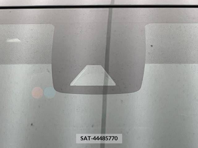 Toyota PRIUS 2020-09 233893-2