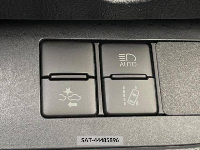 Toyota SIENTA 2016-04 329817-7