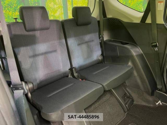 Toyota SIENTA 2016-04 329817-11