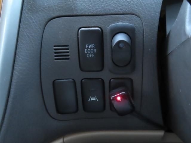 Toyota ALPHARD 2005-07 26705-26