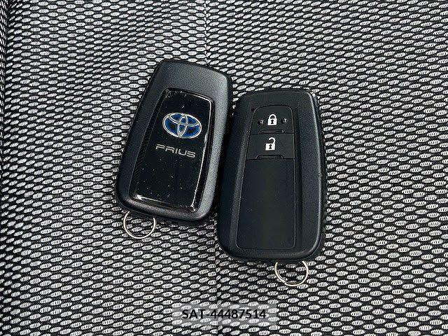 Toyota PRIUS 2021-05 282280-4