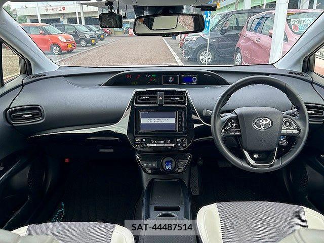 Toyota PRIUS 2021-05 282280-1
