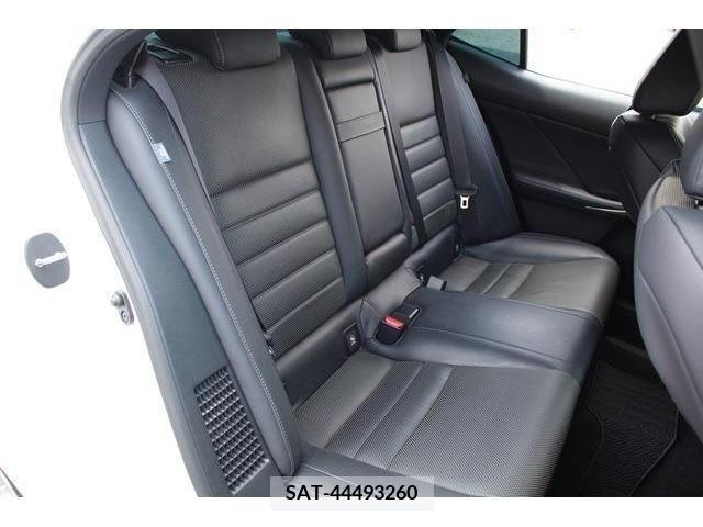 Lexus IS 2015-05 362838-16