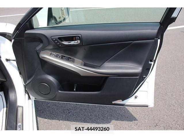 Lexus IS 2015-05 362838-14