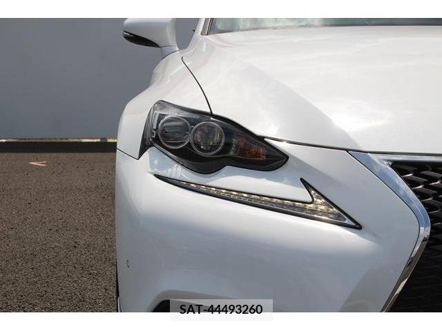 Lexus IS 2015-05 362838-12
