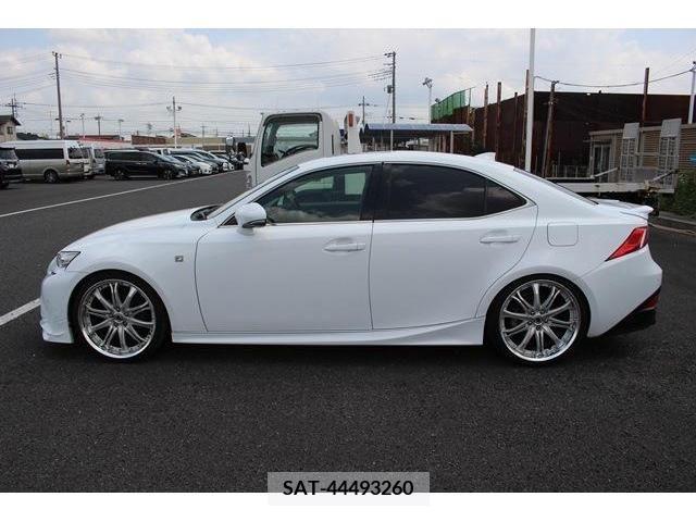 Lexus IS 2015-05 362838-9