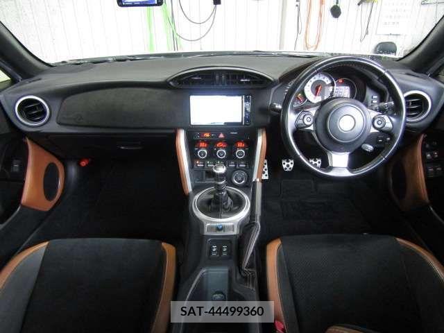 Toyota 86 2017-04 211096-17