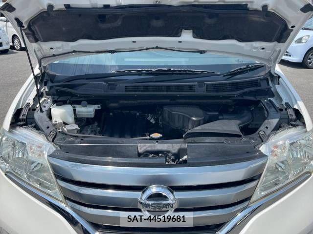 Nissan SERENA 2012-03 367658-19