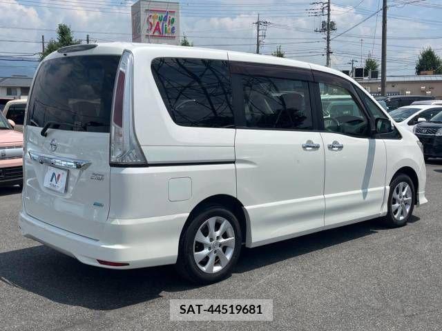 Nissan SERENA 2012-03 367658-18