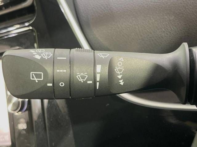 Toyota PRIUS 2017-01 187233-19