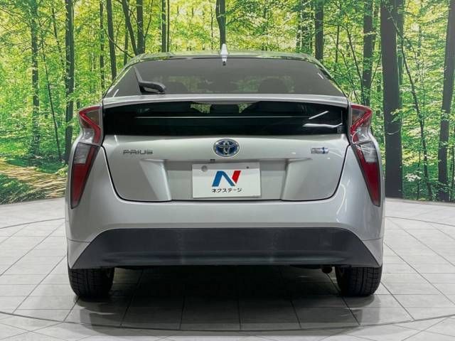 Toyota PRIUS 2017-01 187233-15
