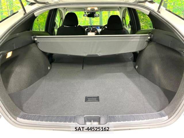 Toyota PRIUS 2017-12 322291-8