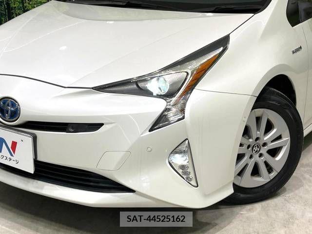 Toyota PRIUS 2017-12 322291-12