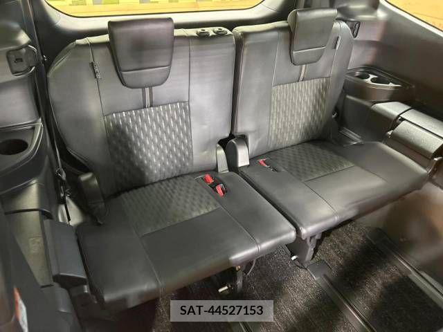 Toyota NOAH 2023-03 380769-10