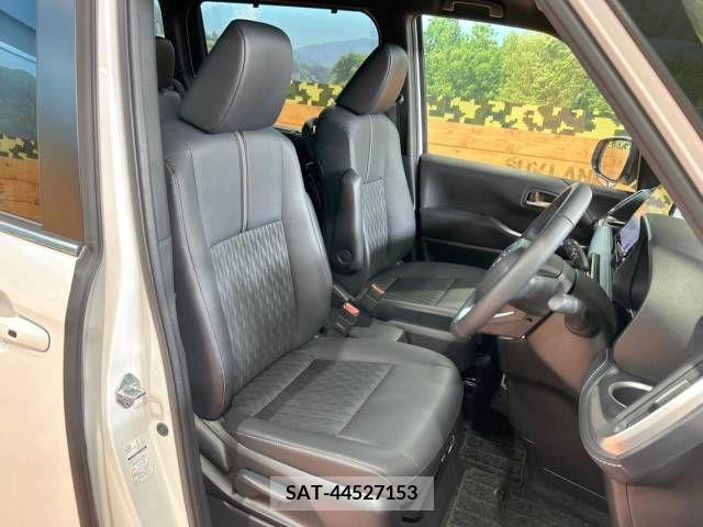 Toyota NOAH 2023-03 380769-8