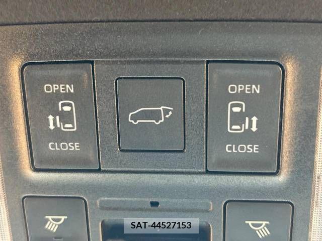 Toyota NOAH 2023-03 380769-6