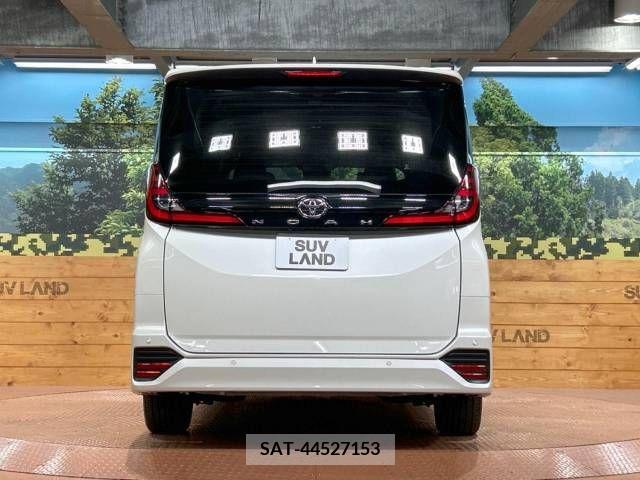 Toyota NOAH 2023-03 380769-15