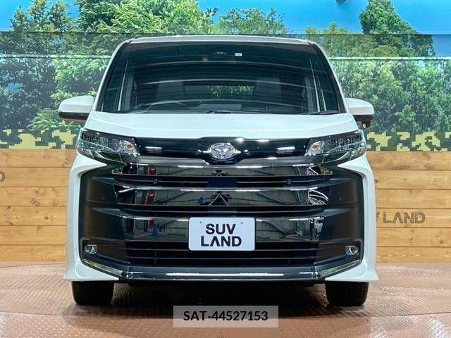 Toyota NOAH 2023-03 380769-14