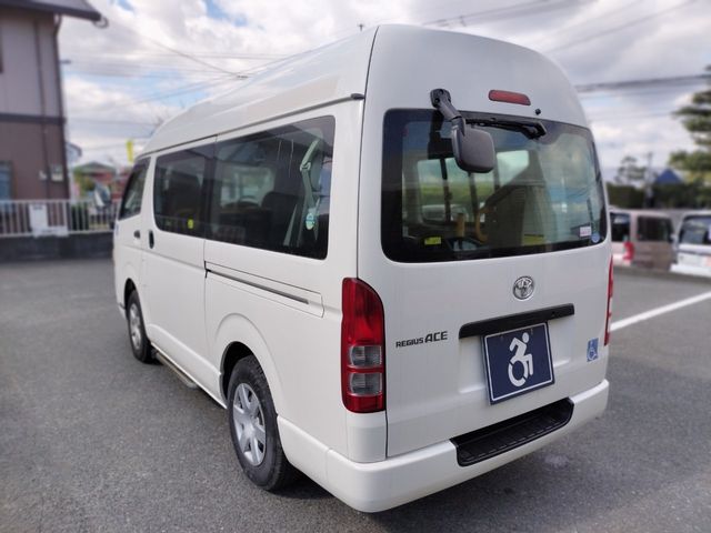 Toyota REGIUSACE VAN 2011-06 29241-19