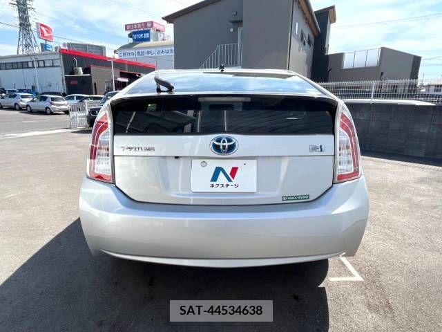 Toyota PRIUS 2015-09 282368-13