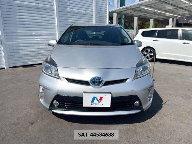 Toyota PRIUS 2015-09 282368-12