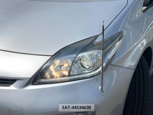 Toyota PRIUS 2015-09 282368-19