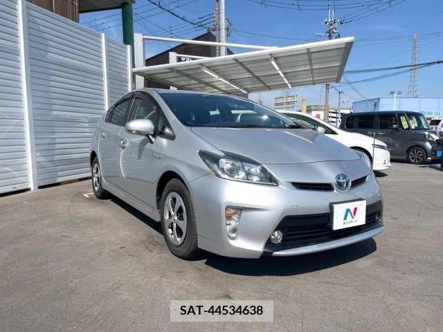 Toyota PRIUS 2015-09 282368-18