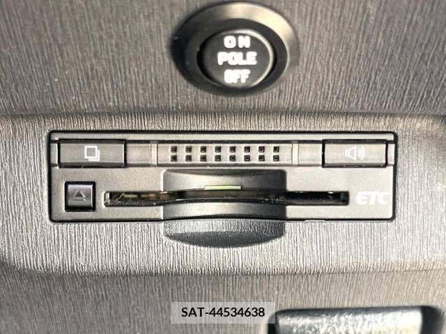 Toyota PRIUS 2015-09 282368-4