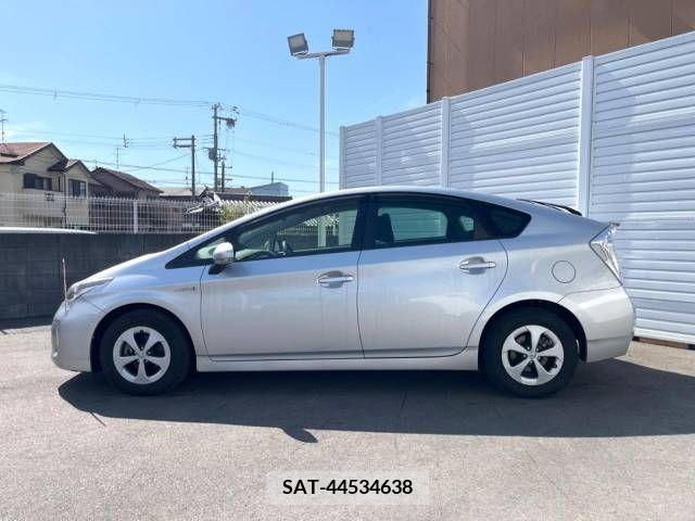 Toyota PRIUS 2015-09 282368-16