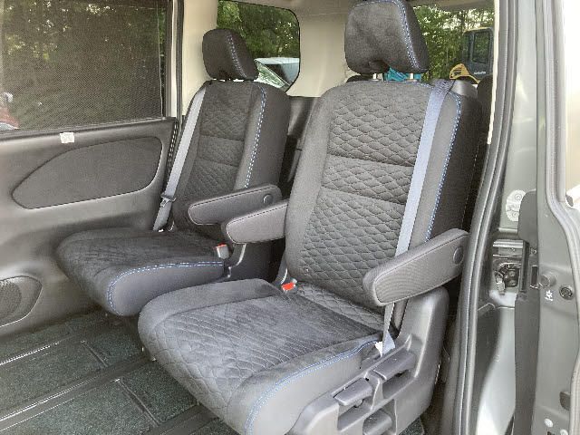 Nissan SERENA 2018-05 5050-14