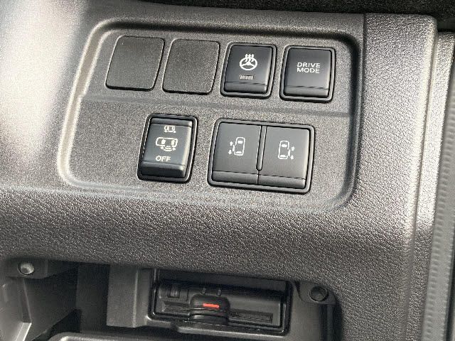 Nissan SERENA 2018-05 5050-7